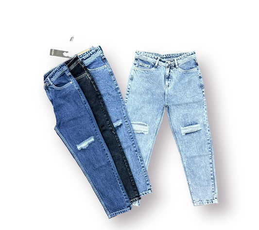Knee cut designed jeans